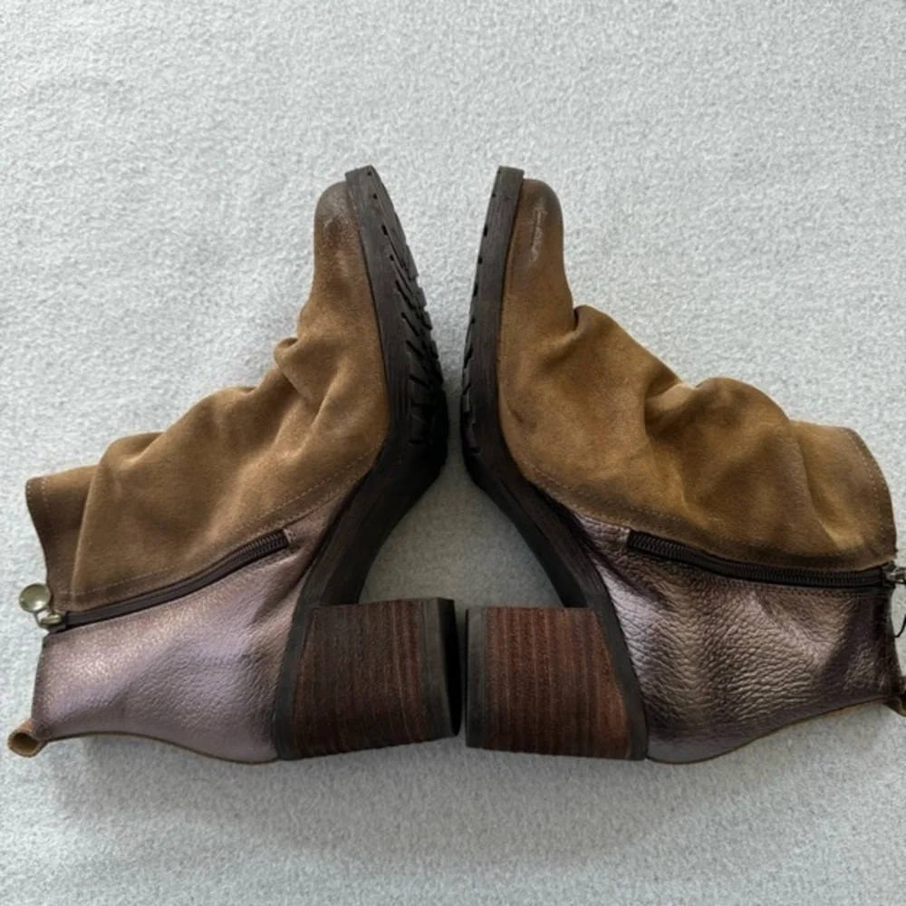 WANDA PANDA‎ EDITA lug sole side zip leather metallic  bootie Made in Spain